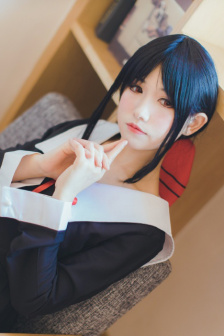 漂亮的女士护士内衣三级